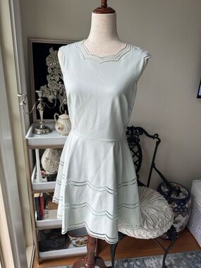 Ted Baker Pale Mint Cutout-Trim Sleeveless Mini Dress seize US 8